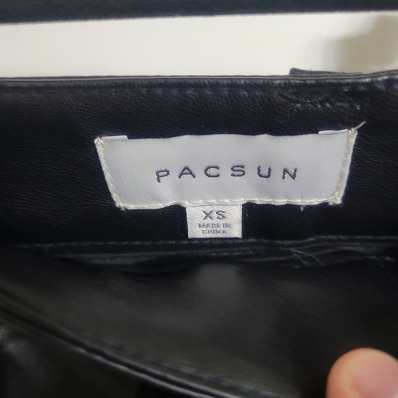 Pacsun Black Faux Leather Cargo Mini Skirt Size XS - Picture 2 of 6